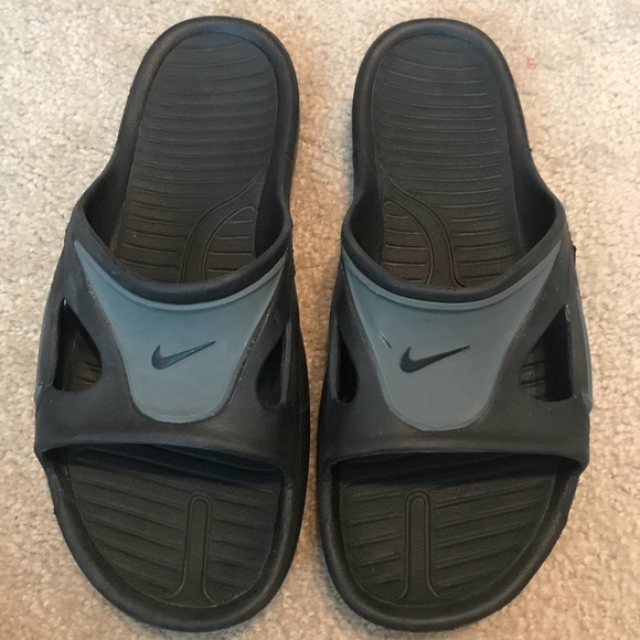 nike first string slide size 13